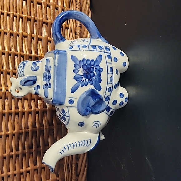 Vintage Mini Elephant Teapot Decoration - Picture 1 of 7